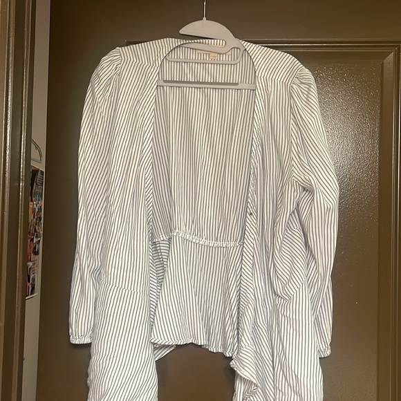 White and blue stripped wrap shirt - Picture 5 of 6